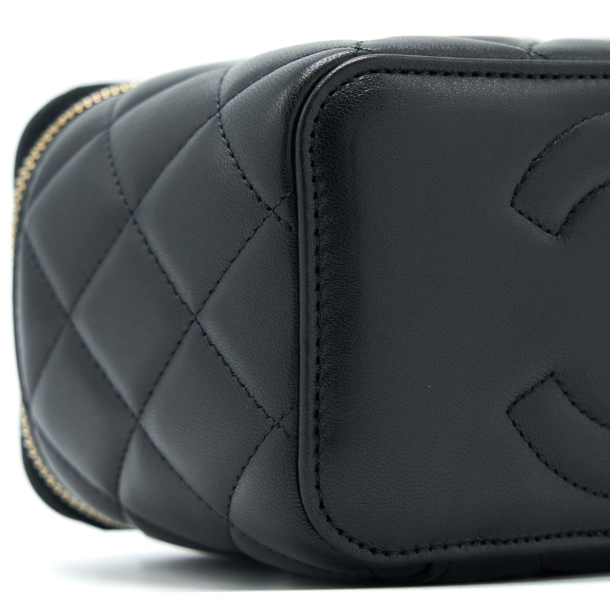 chanel-pearl-crush-long-vanity-lambskin-black-ghw-microchip