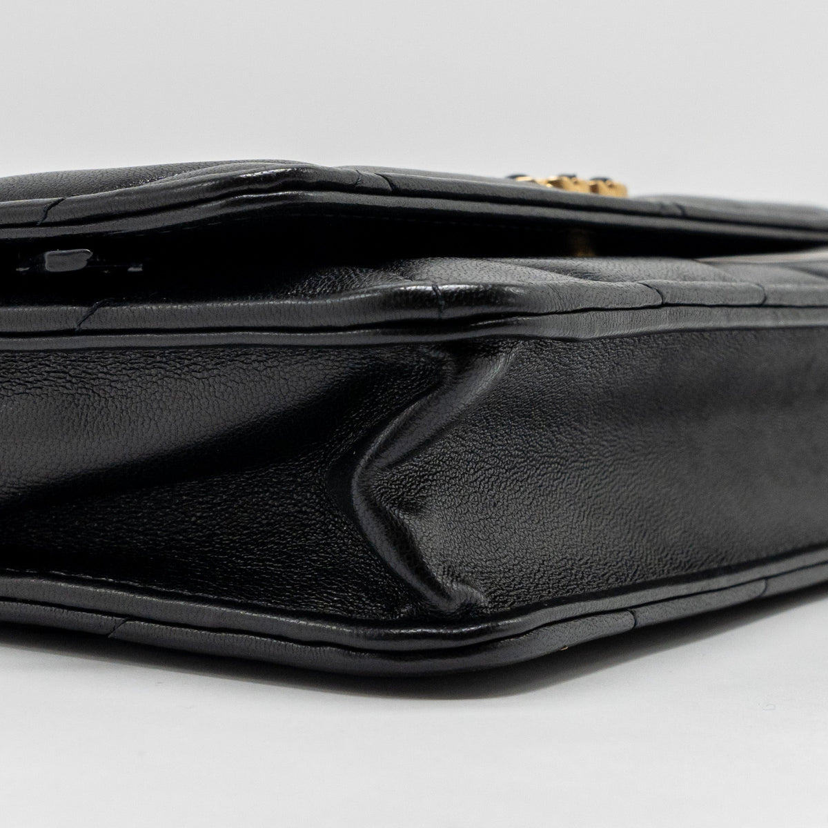 chanel-19-wallet-on-chain-lambskin-black-multicolour-hardware