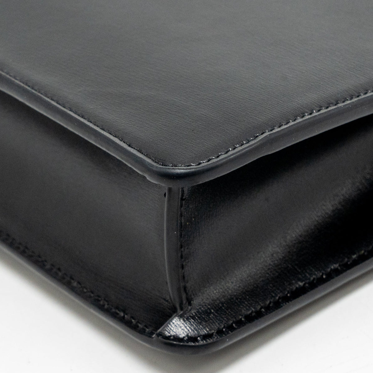 celine-wallet-on-chain-margo-shiny-calfskin-black-ghw