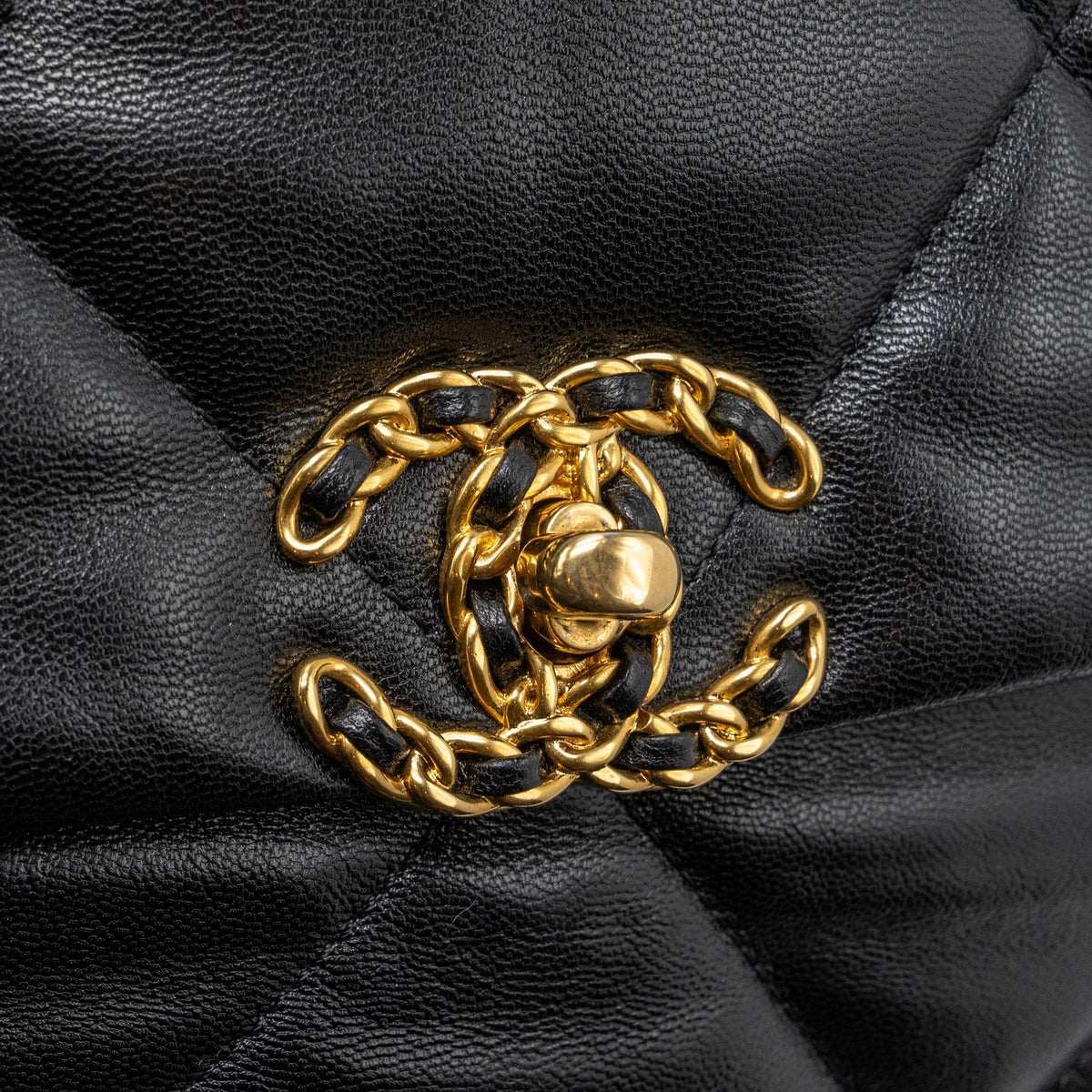 chanel-medium-19-bag-goatskin-black-multicolour-hardware-3