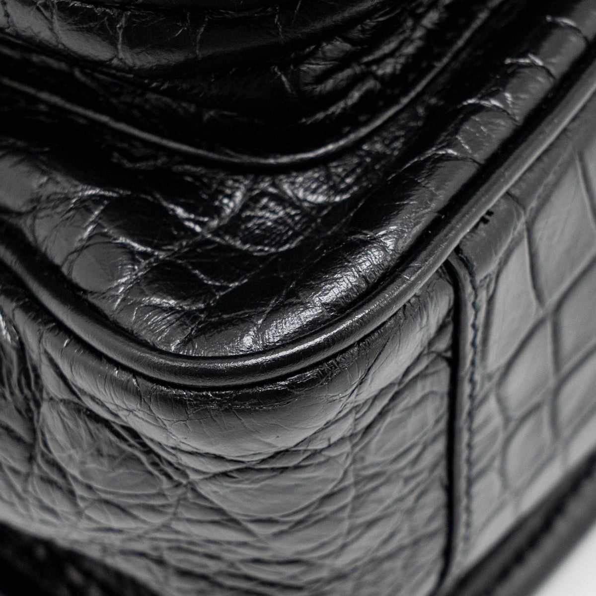 saint-laurent-ysl-medium-niki-bag-crocodile-embossed-black-calfskin-black-hardware-1