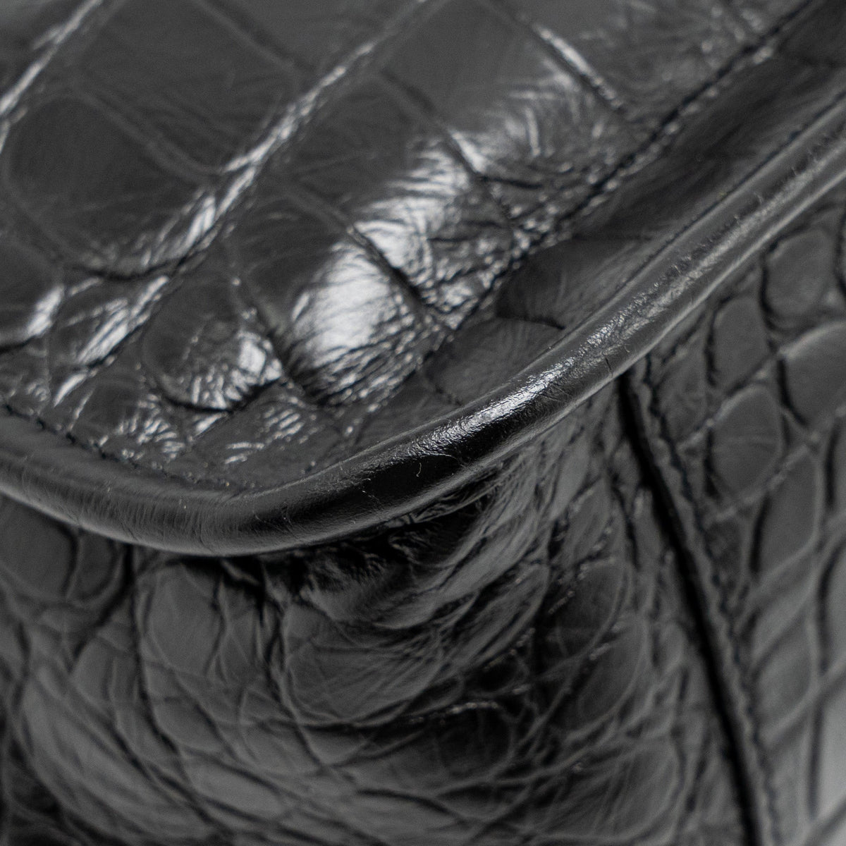 saint-laurent-ysl-medium-niki-bag-crocodile-embossed-black-calfskin-black-hardware-1