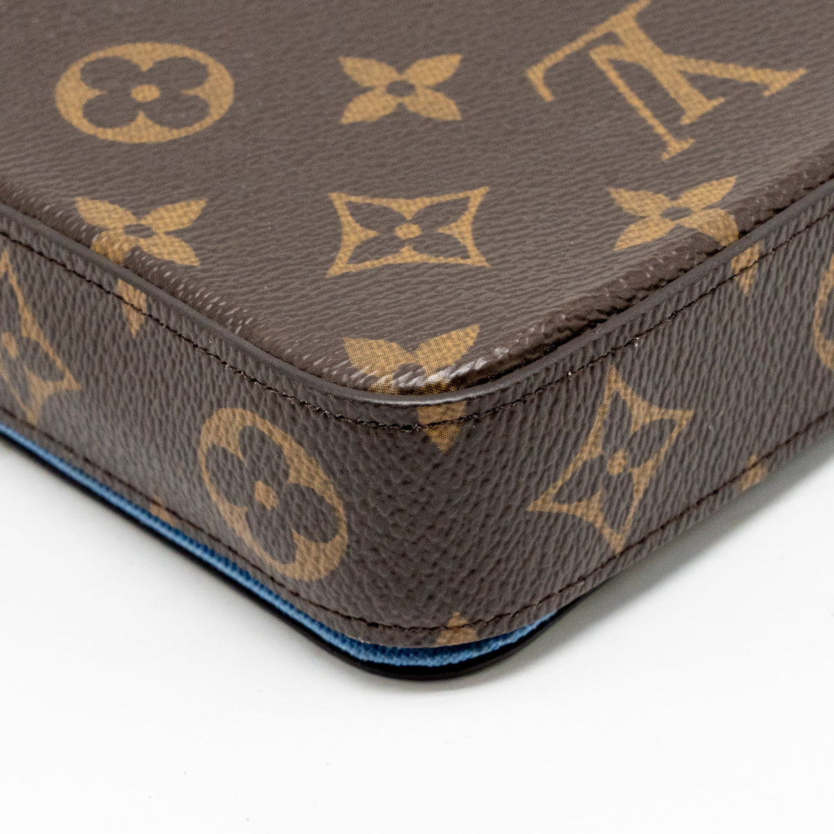 louis-vuitton-felicie-pochette-limited-edition-monogram-canvas-ghw-3