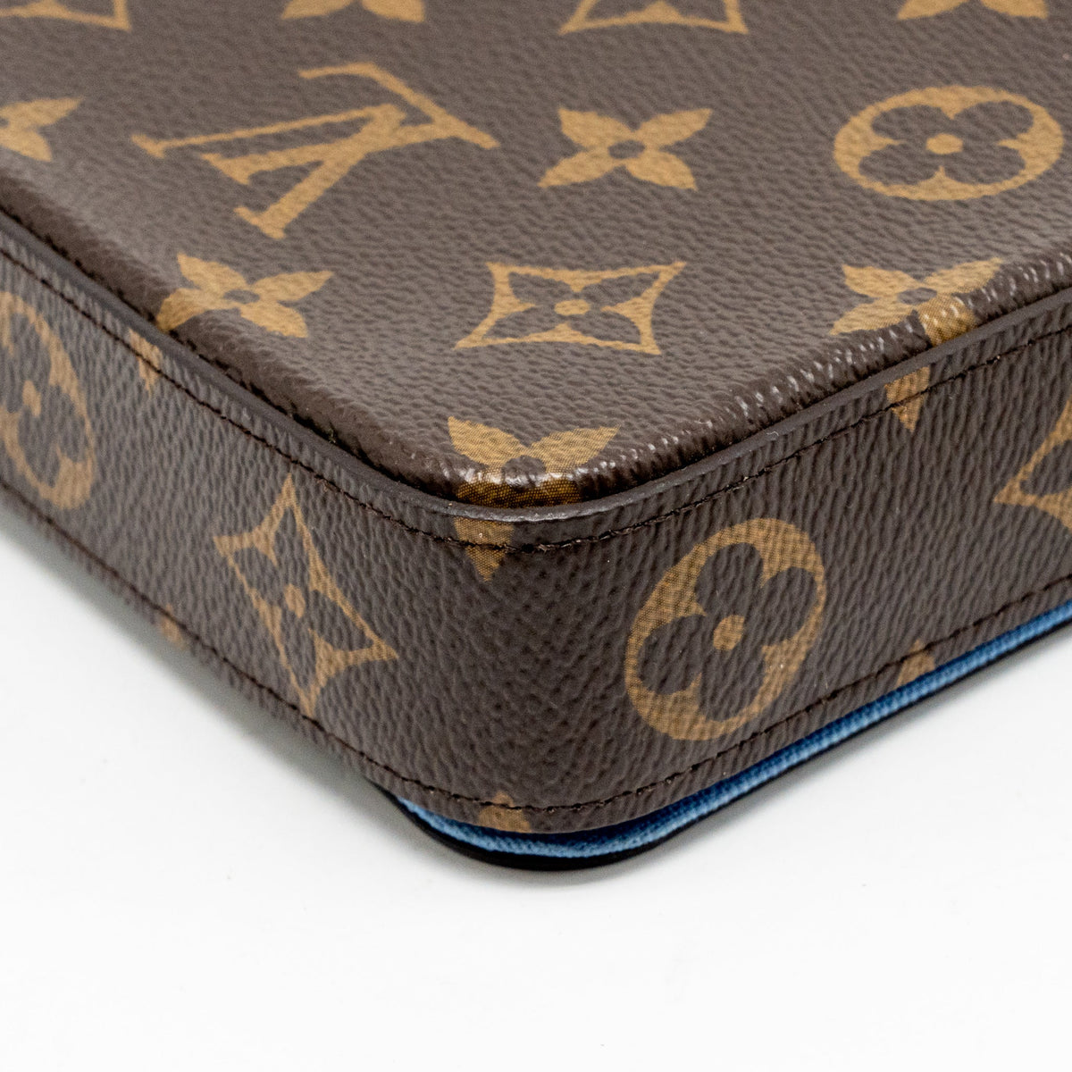 louis-vuitton-felicie-pochette-limited-edition-monogram-canvas-ghw-3