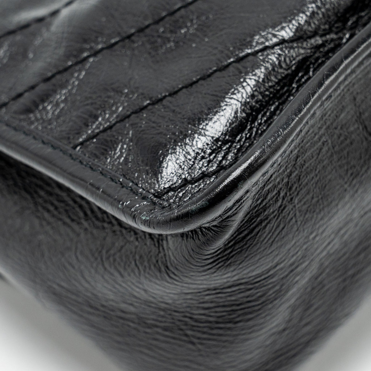 saint-laurent-ysl-medium-niki-calfskin-black-shw