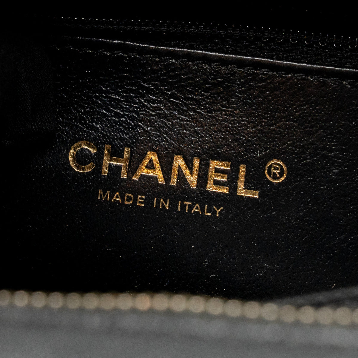 chanel-cc-filigree-vanity-caviar-black-ghw