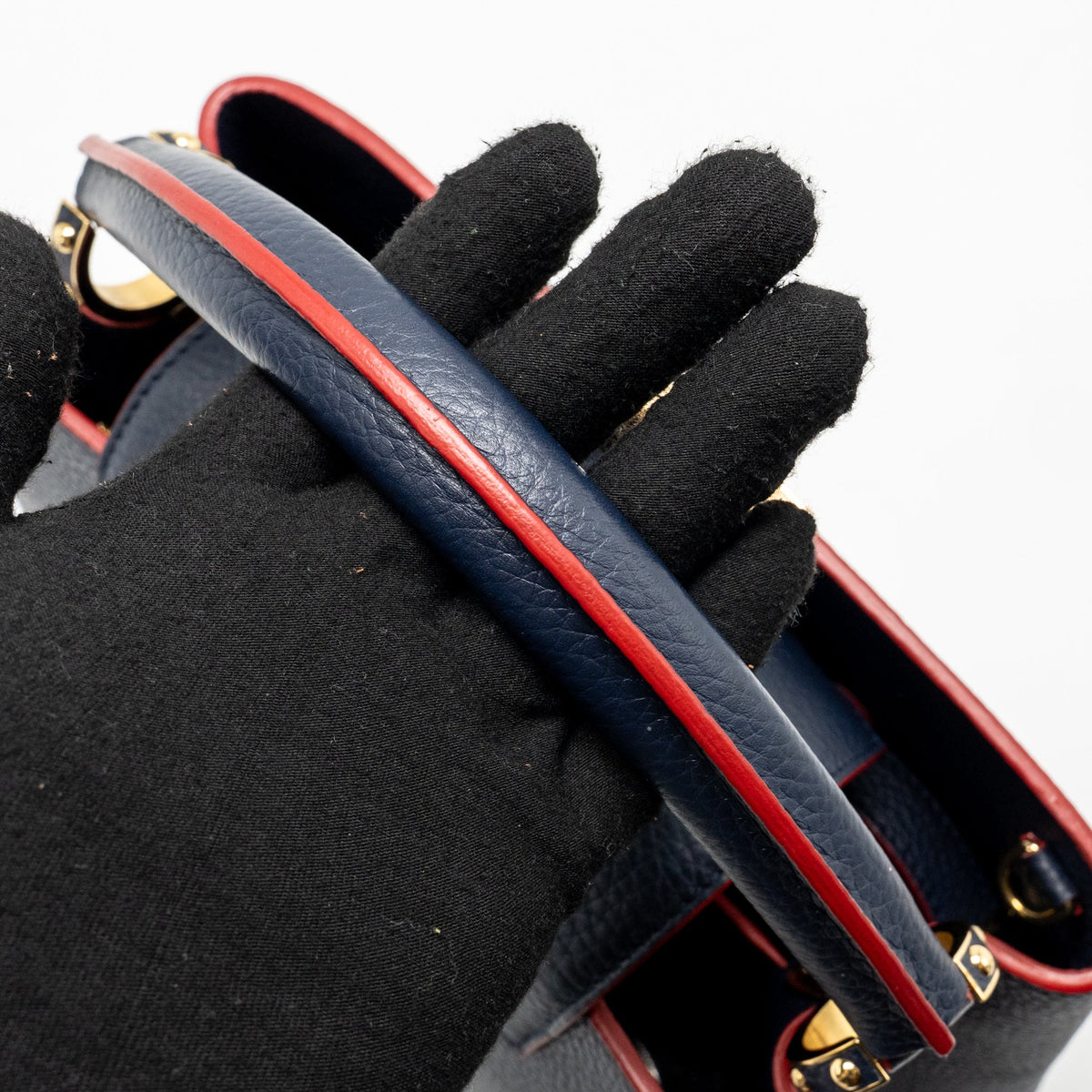 lv-capucines-black