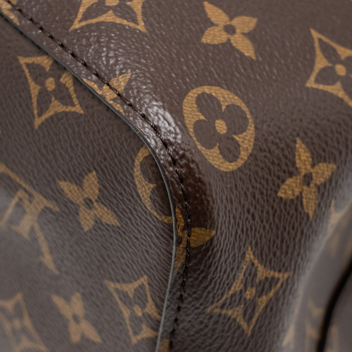 louis-vuitton-neo-noe-monogram-canvas-black-ghw-3