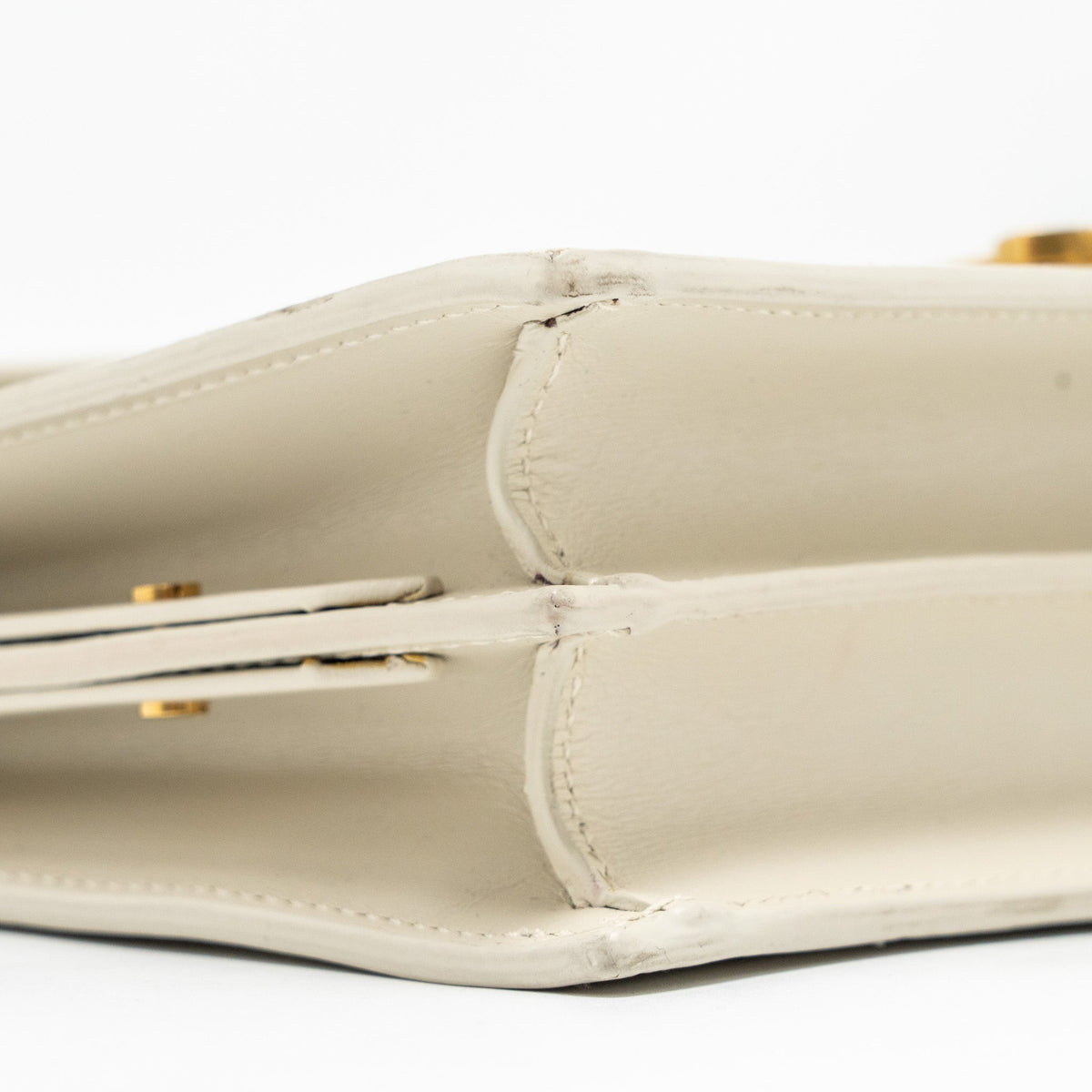 saint-laurent-ysl-cassandra-chain-wallet-calfskin-white-ghw