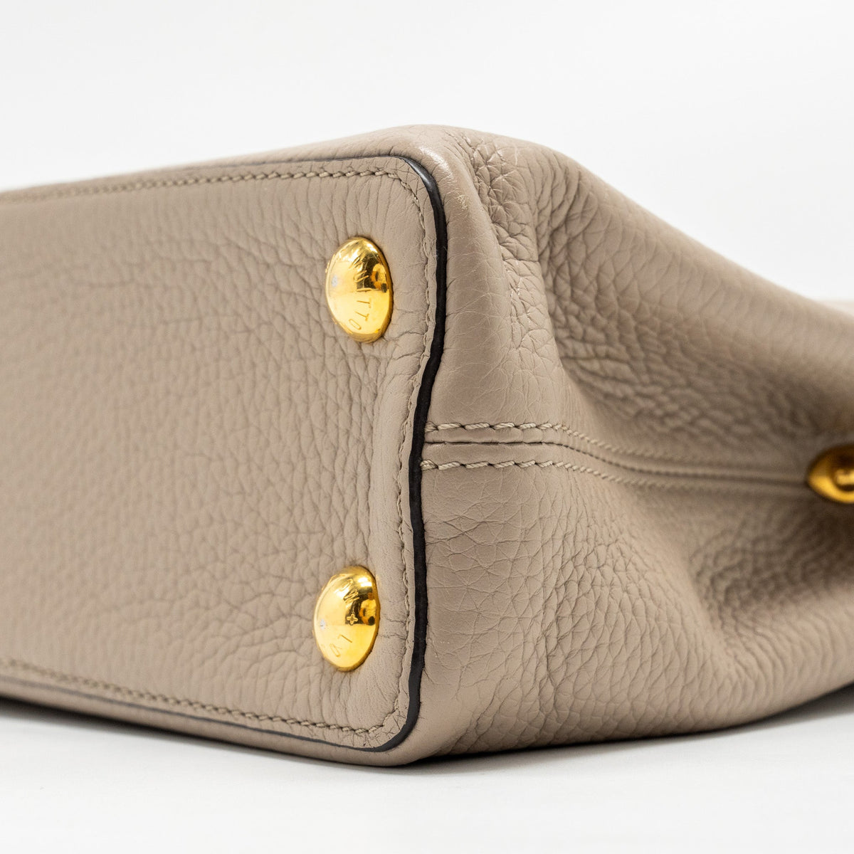 louis-vuitton-capucines-bb-taurillon-light-grey-ghw
