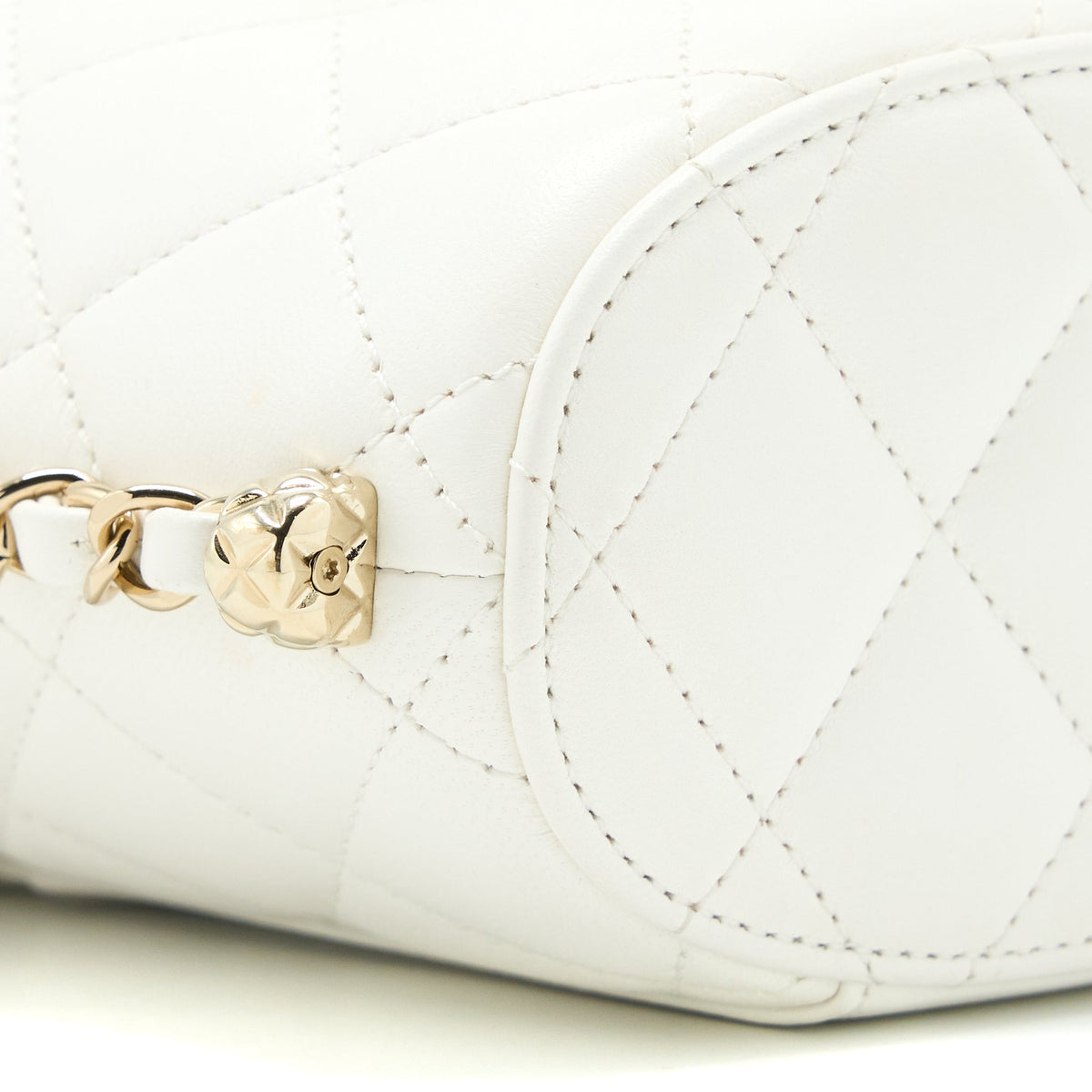 chanel-small-vanity-case-lambskin-white-lghw-microchip