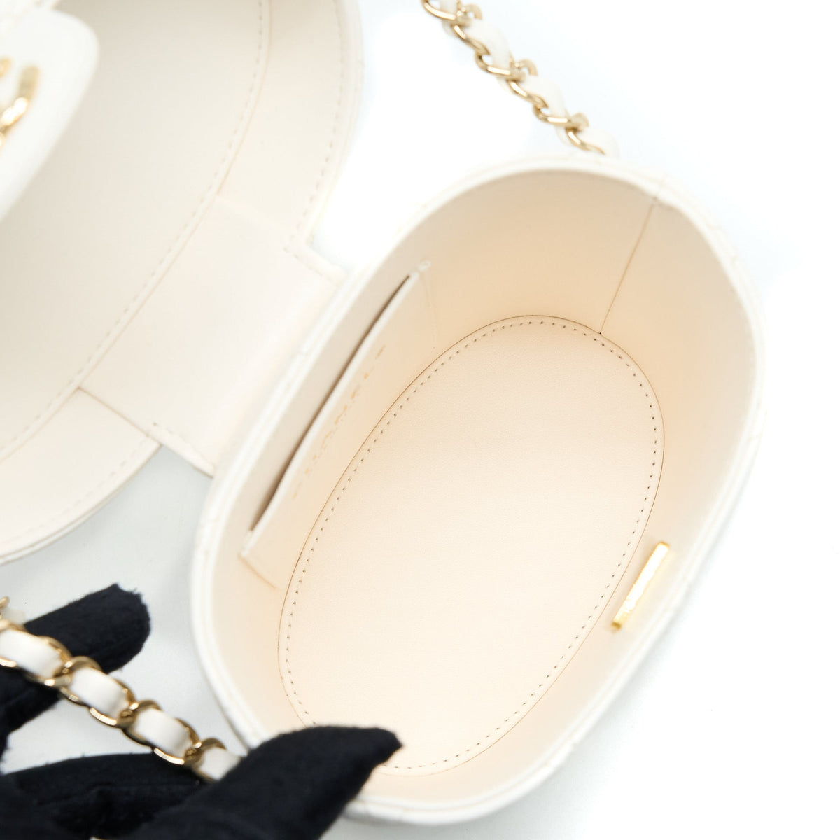 chanel-small-vanity-case-lambskin-white-lghw-microchip