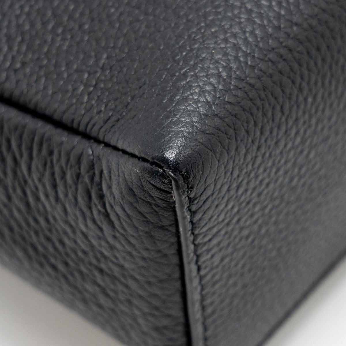 loro-piana-extra-pocket-l19-grained-calfskin-black-shw