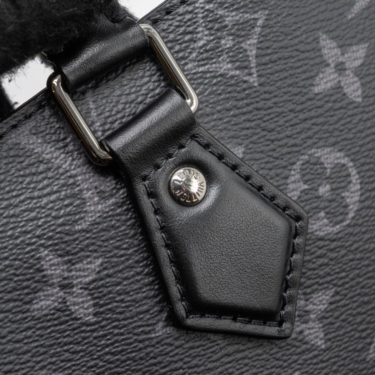 louis-vuitton-double-flat-messenger-monogram-eclipse-canvas-shw