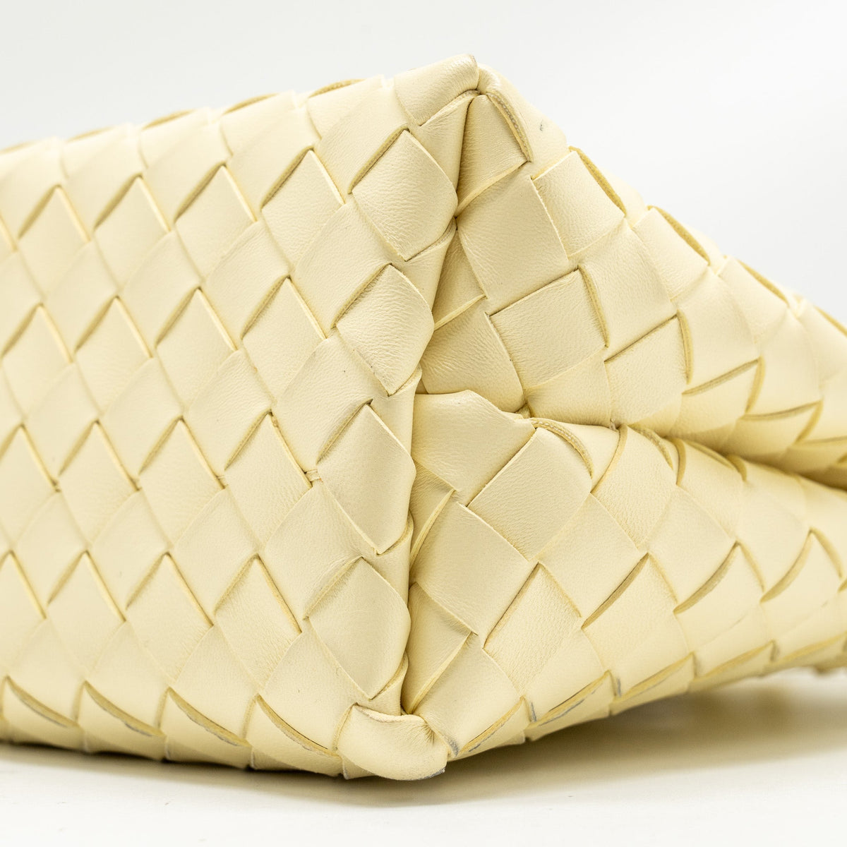 bottega-veneta-small-andiamo-bag-lambskin-light-yellow-ghw