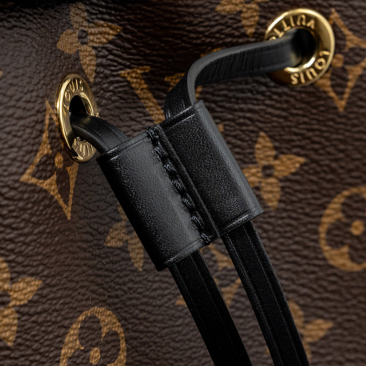 louis-vuitton-neonoe-monogram-canvas-black-ghw-2