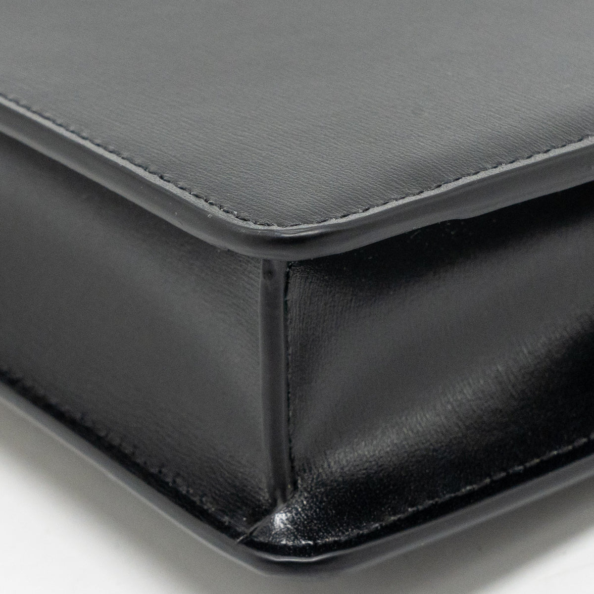celine-wallet-on-chain-margo-calfskin-black-ghw