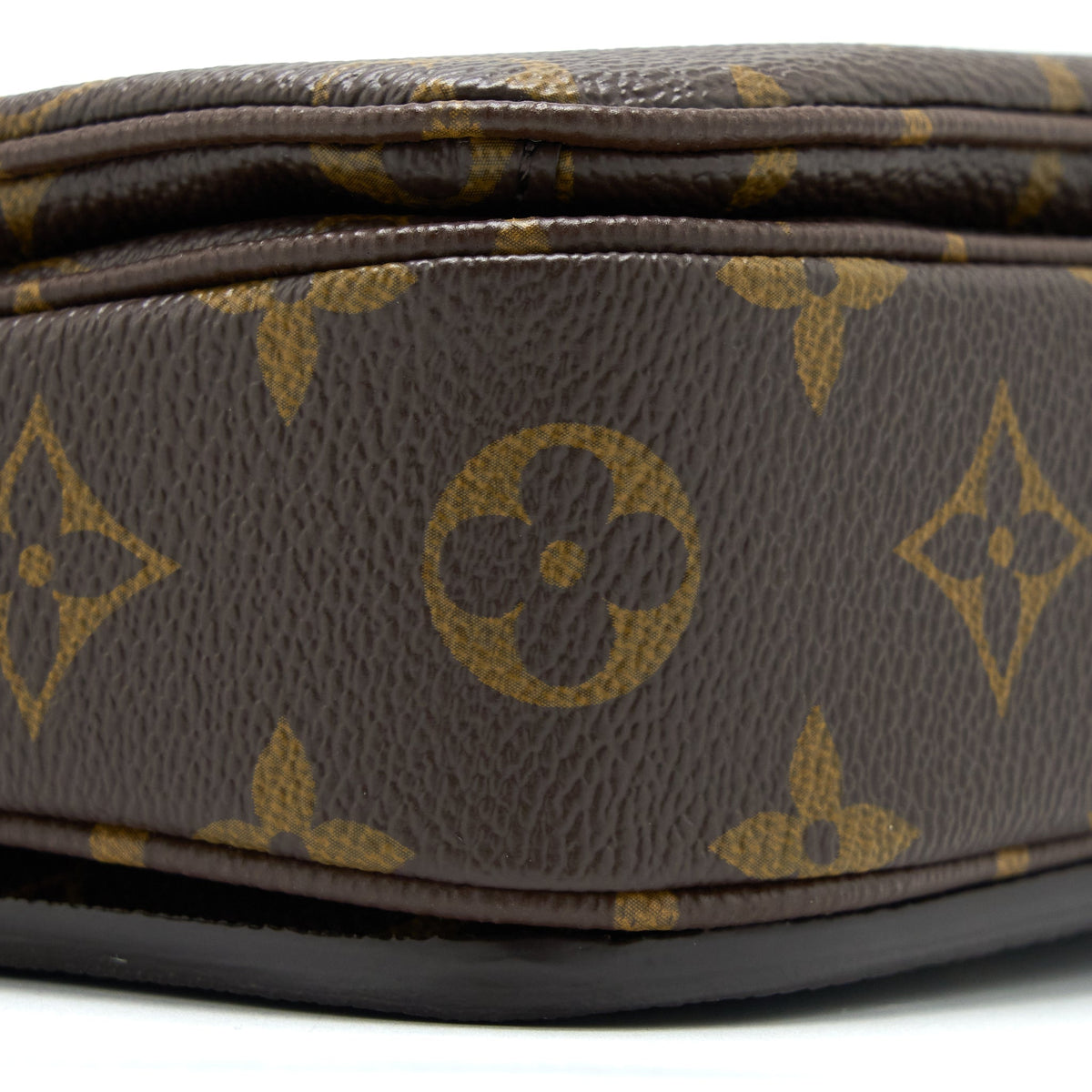 louis-vuitton-pochette-metis-monogram-canvas-ghw-10