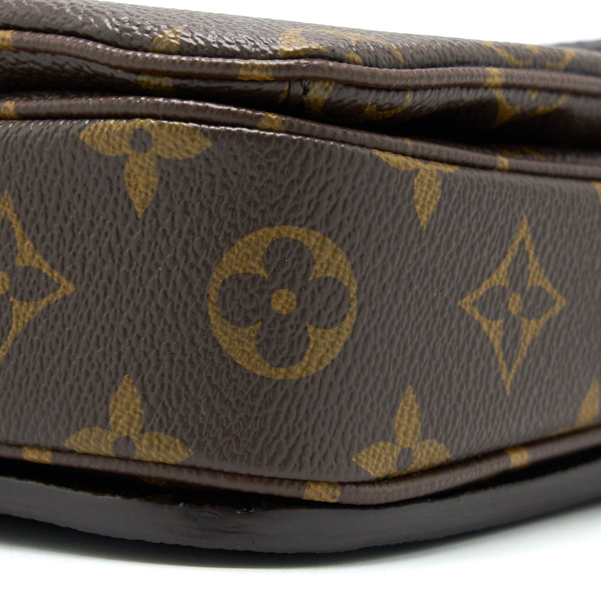 louis-vuitton-pochette-metis-monogram-canvas-ghw-10