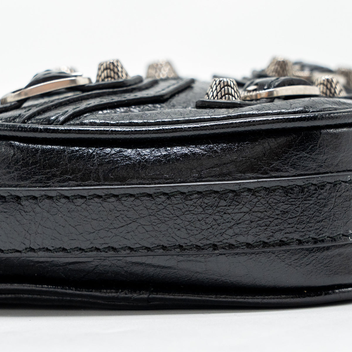 balenciaga-le-cagole-heart-mini-bag-lambskin-black-shw-copy-1