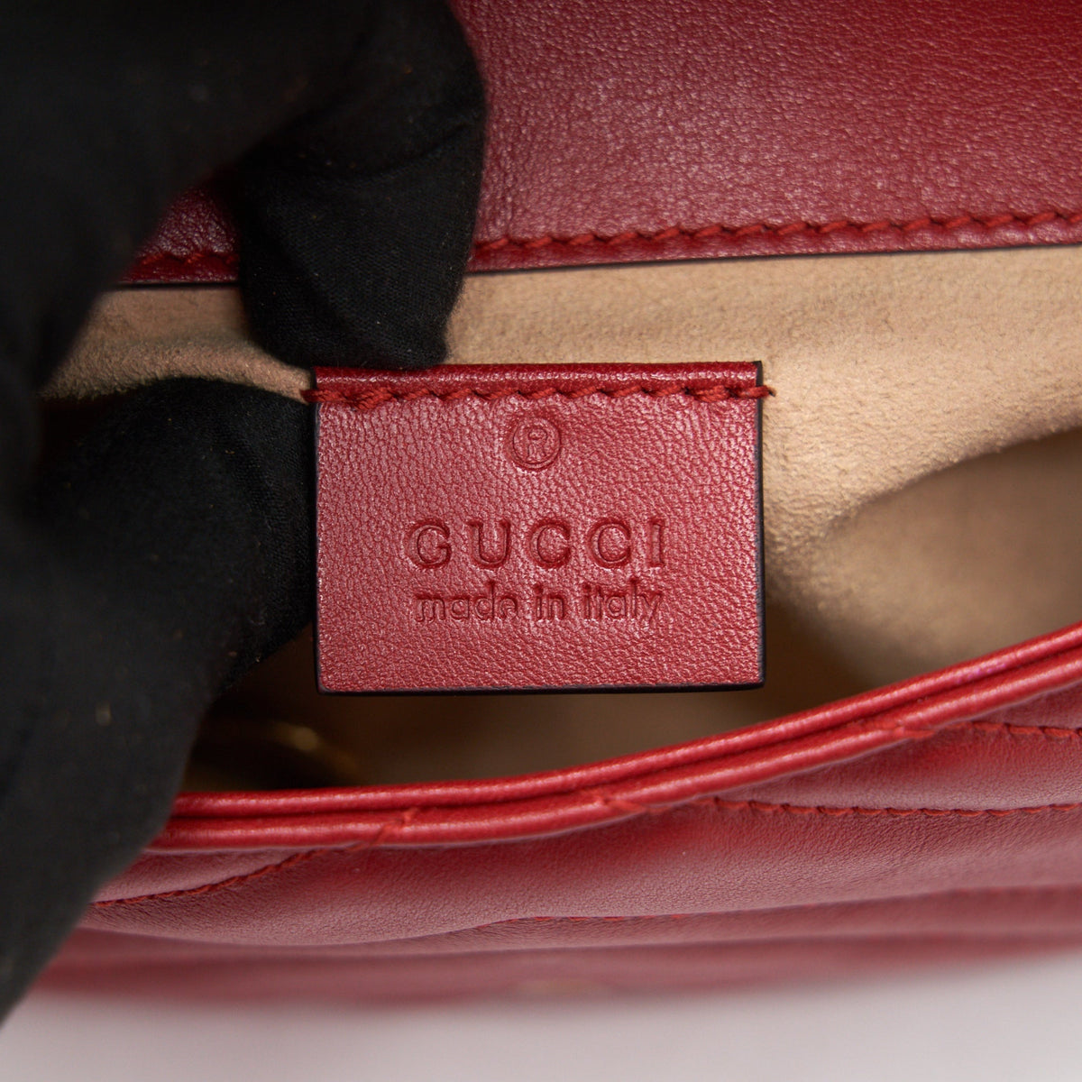gucci-gg-marmont-super-mini-leather-bag-red
