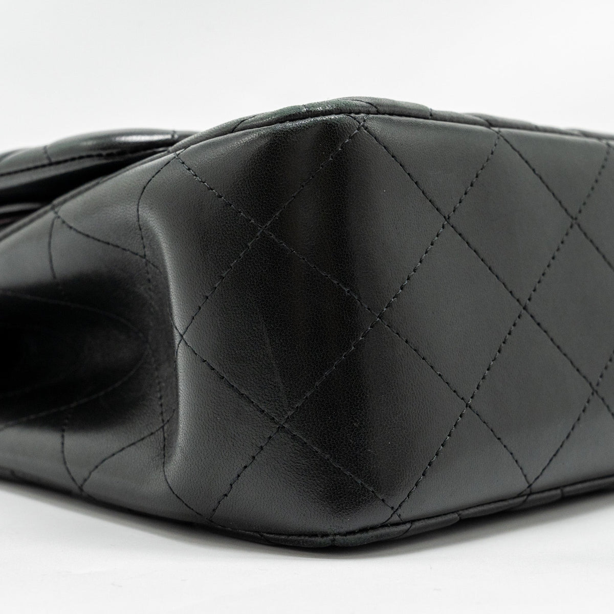 chanel-jumbo-classic-double-flap-bag-lambskin-black-ghw-2