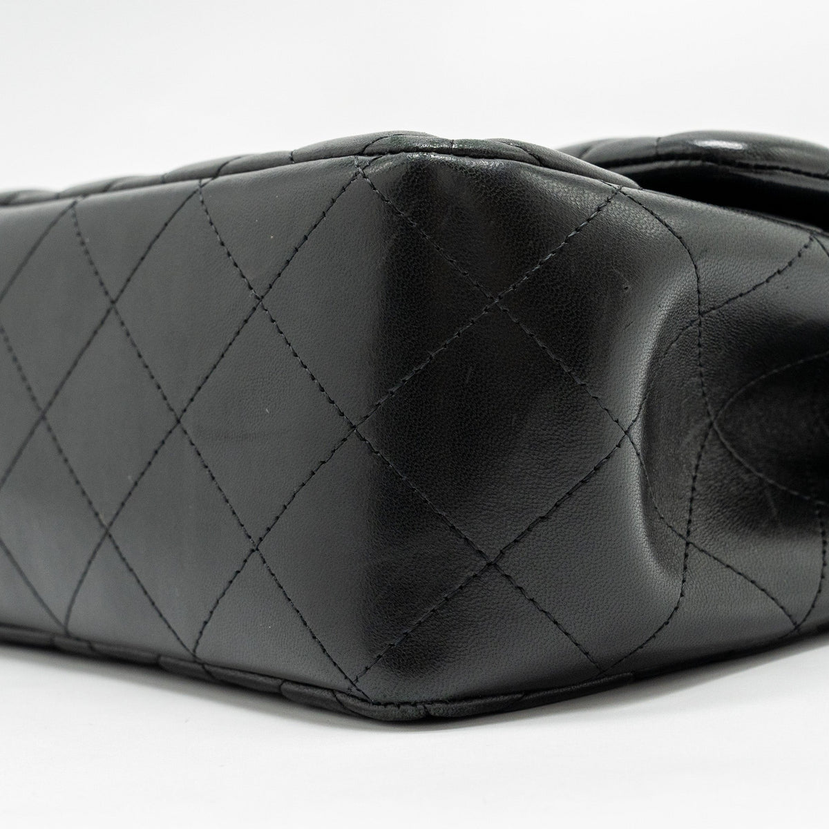 chanel-jumbo-classic-double-flap-bag-lambskin-black-ghw-2