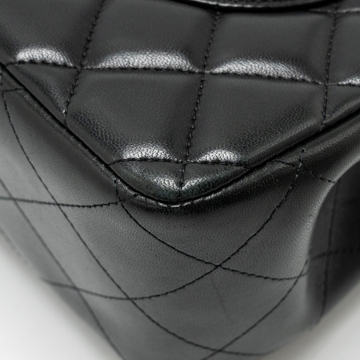 chanel-jumbo-classic-double-flap-bag-lambskin-black-ghw-2