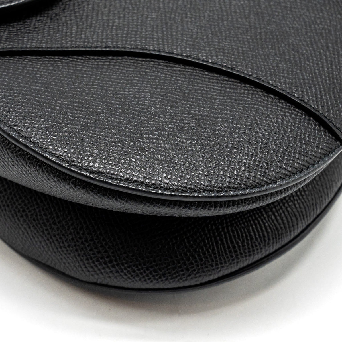 dior-medium-saddle-grained-calfskin-black-ghw