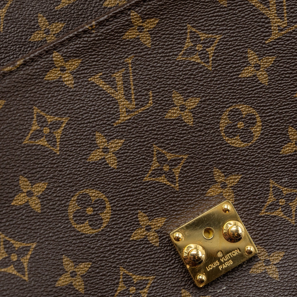 louis-vuitton-pochette-metis-monogram-canvas-ghw-20