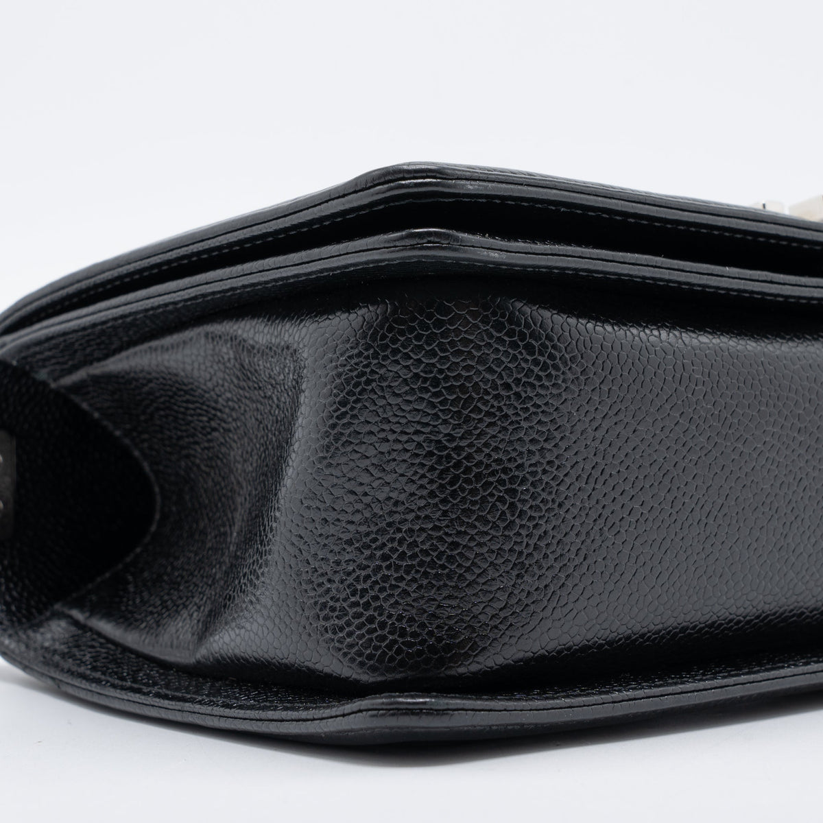 chanel-medium-boy-bag-caviar-black-shw