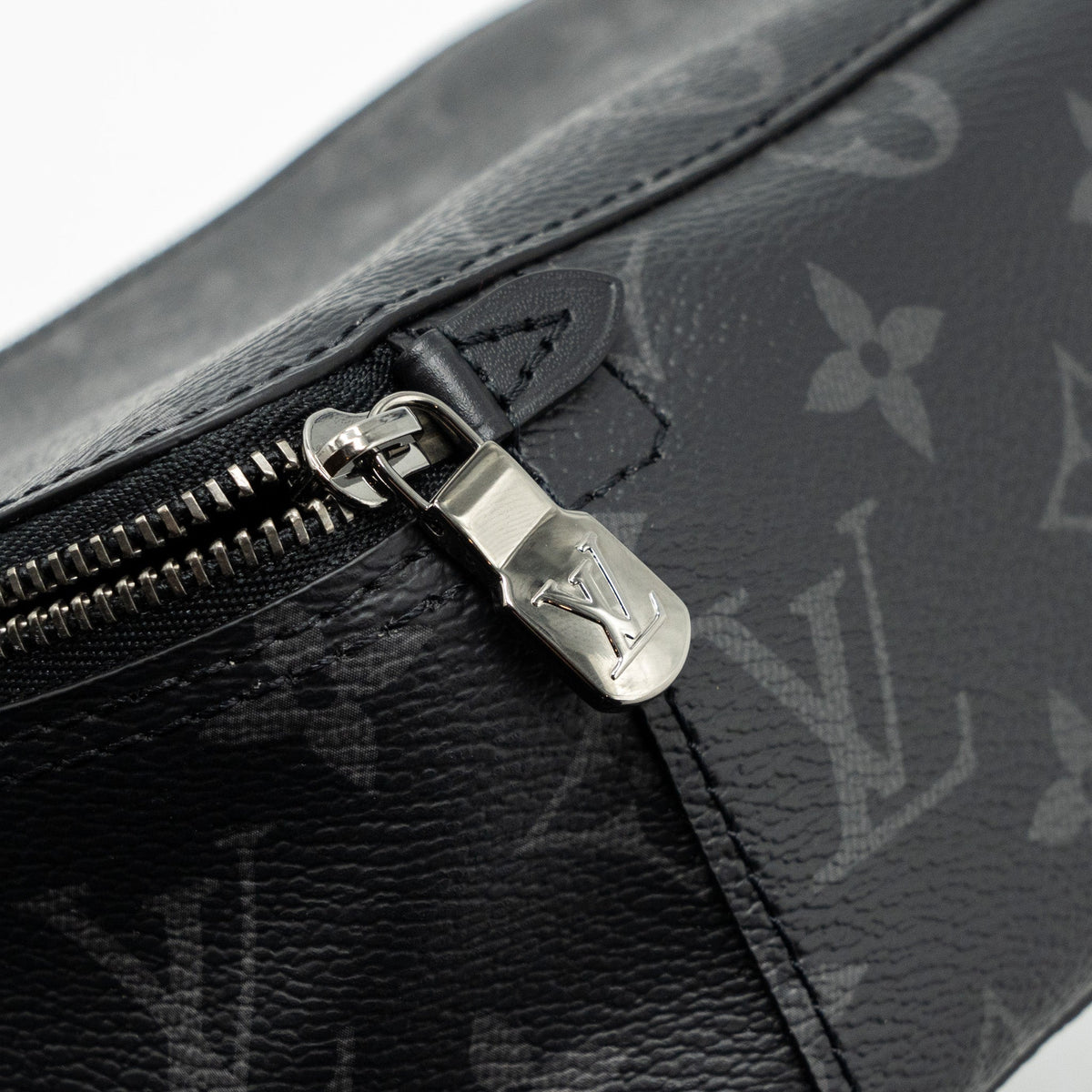 louis-vuitton-cube-de-rangement-pm-monogram-eclipse-shw