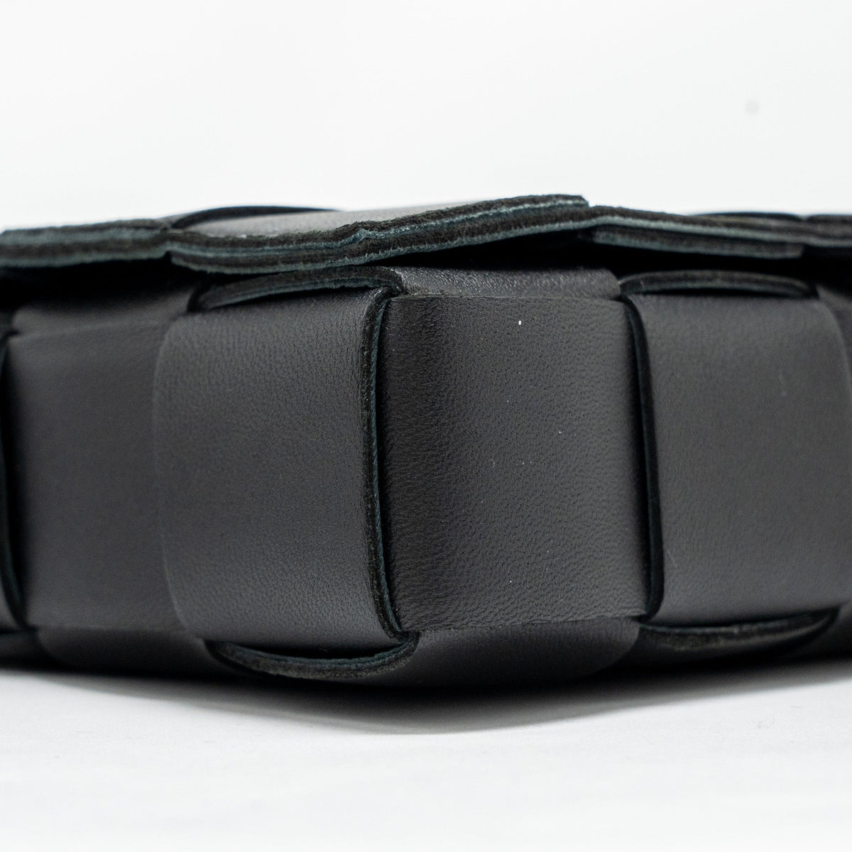 bottega-veneta-small-cassette-bag-lambskin-black-ghw