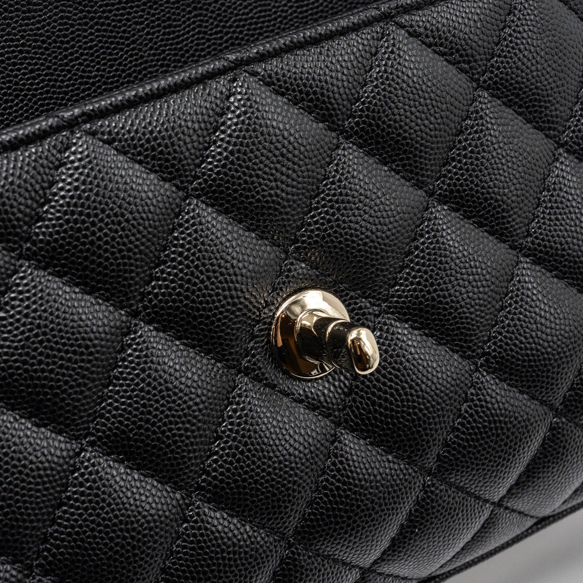 chanel-small-coco-handle-caviar-black-lghw-microchip-11