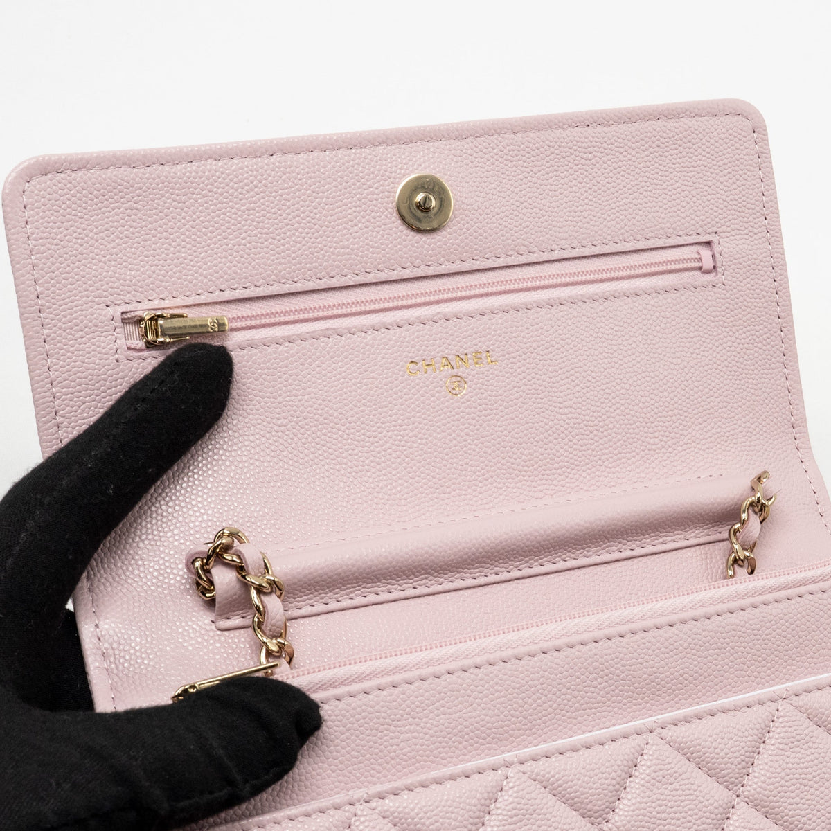 chanel-classic-wallet-on-chain-caviar-pink-lghw