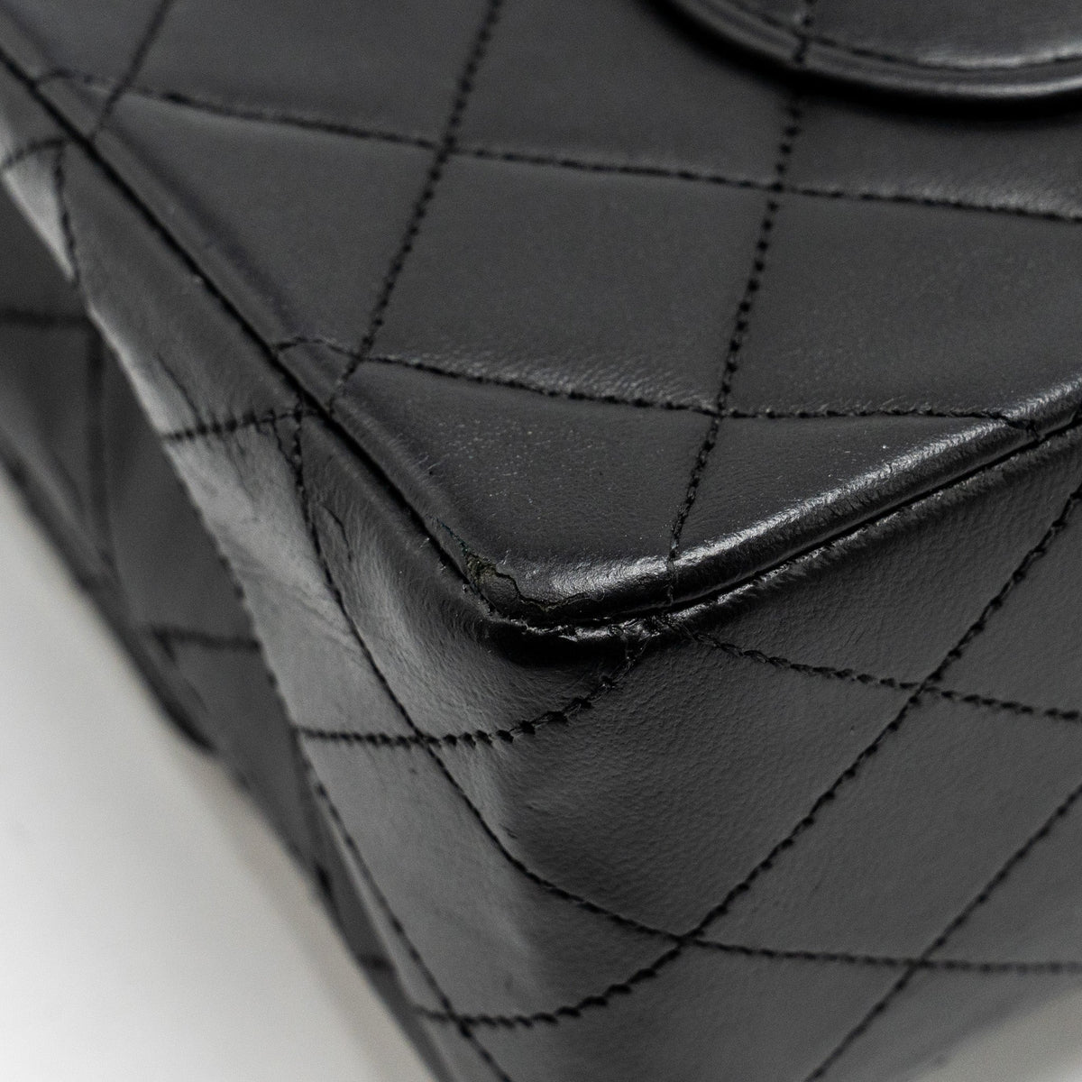 chanel-vintage-medium-classic-double-flap-bag-lambskin-black-ghw