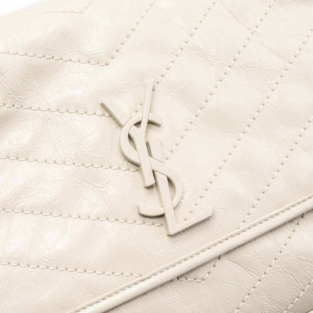 saint-laurent-medium-niki-calfskin-blanc-shw