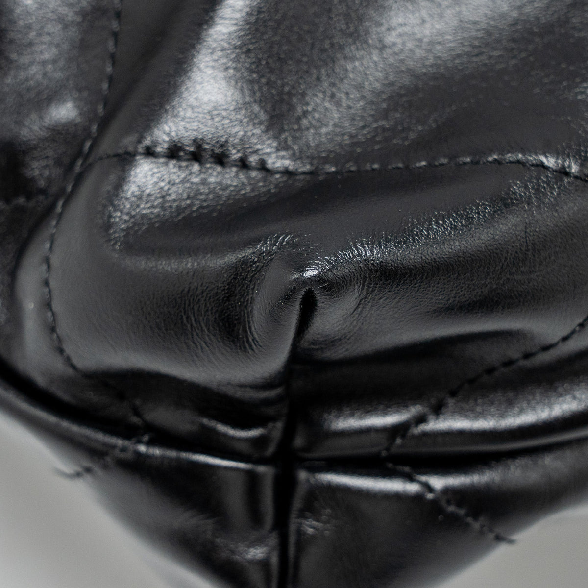 chanel-small-22-bag-shiny-calfskin-black-ghw-microchip-4