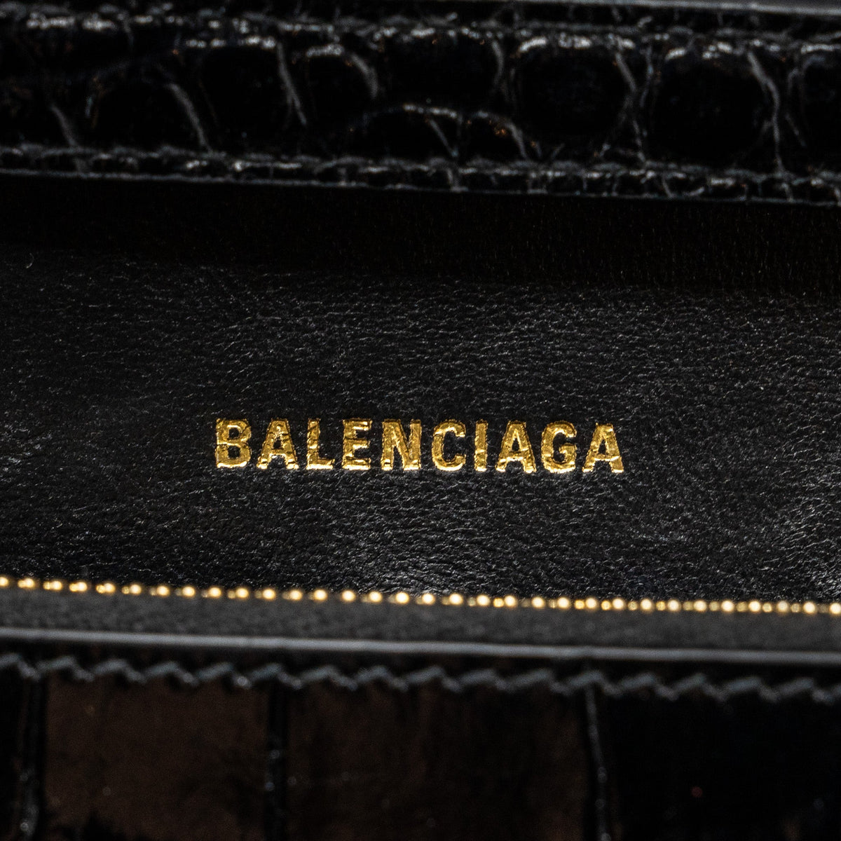 balenciaga-hourglass-wallet-on-chain-croc-embossed-leather-black-ghw