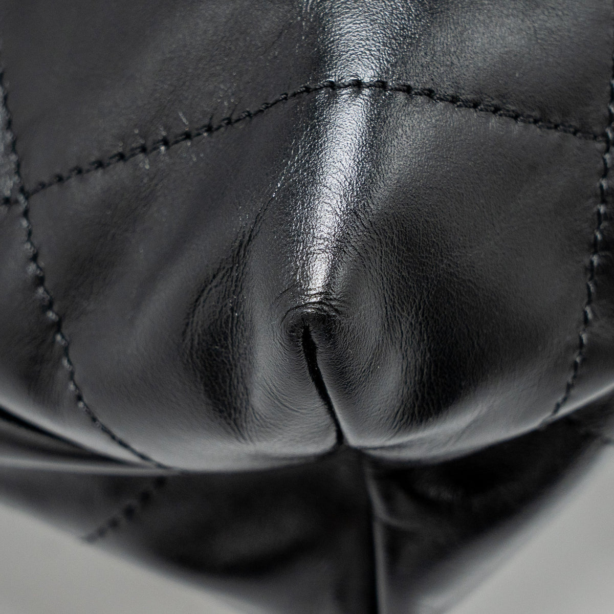 chanel-small-22-bag-shiny-calfskin-black-ghw-microchip-4