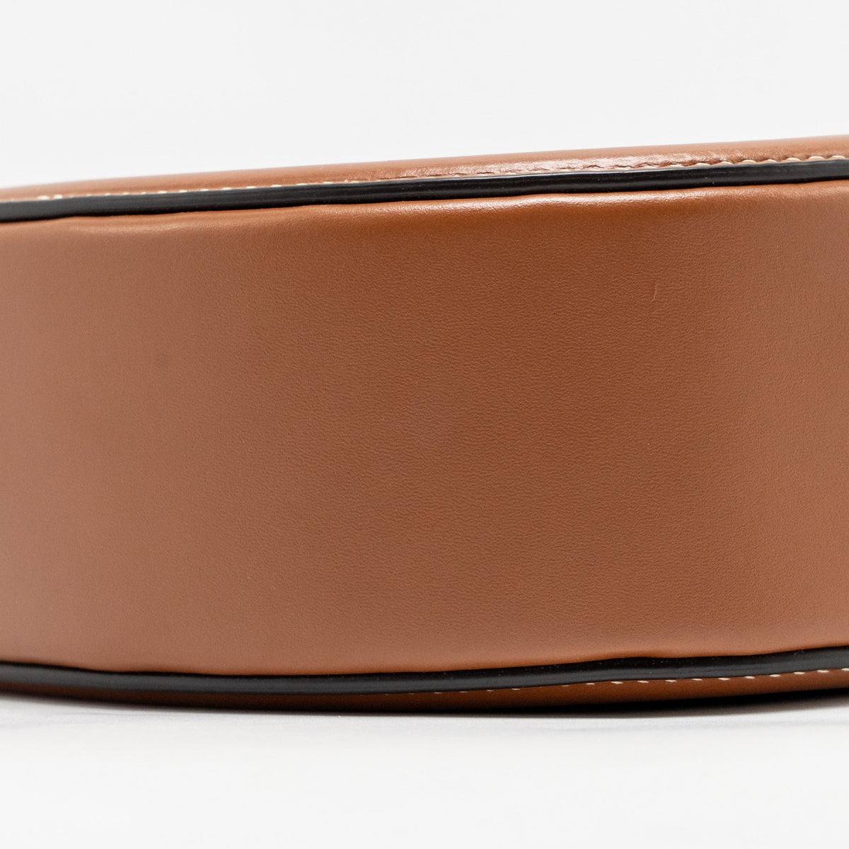 celine-oval-bag-triomphe-smooth-calfskin-tan-ghw