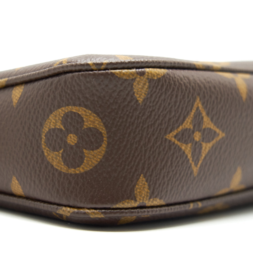 louis-vuitton-pochette-accessories-mb4210