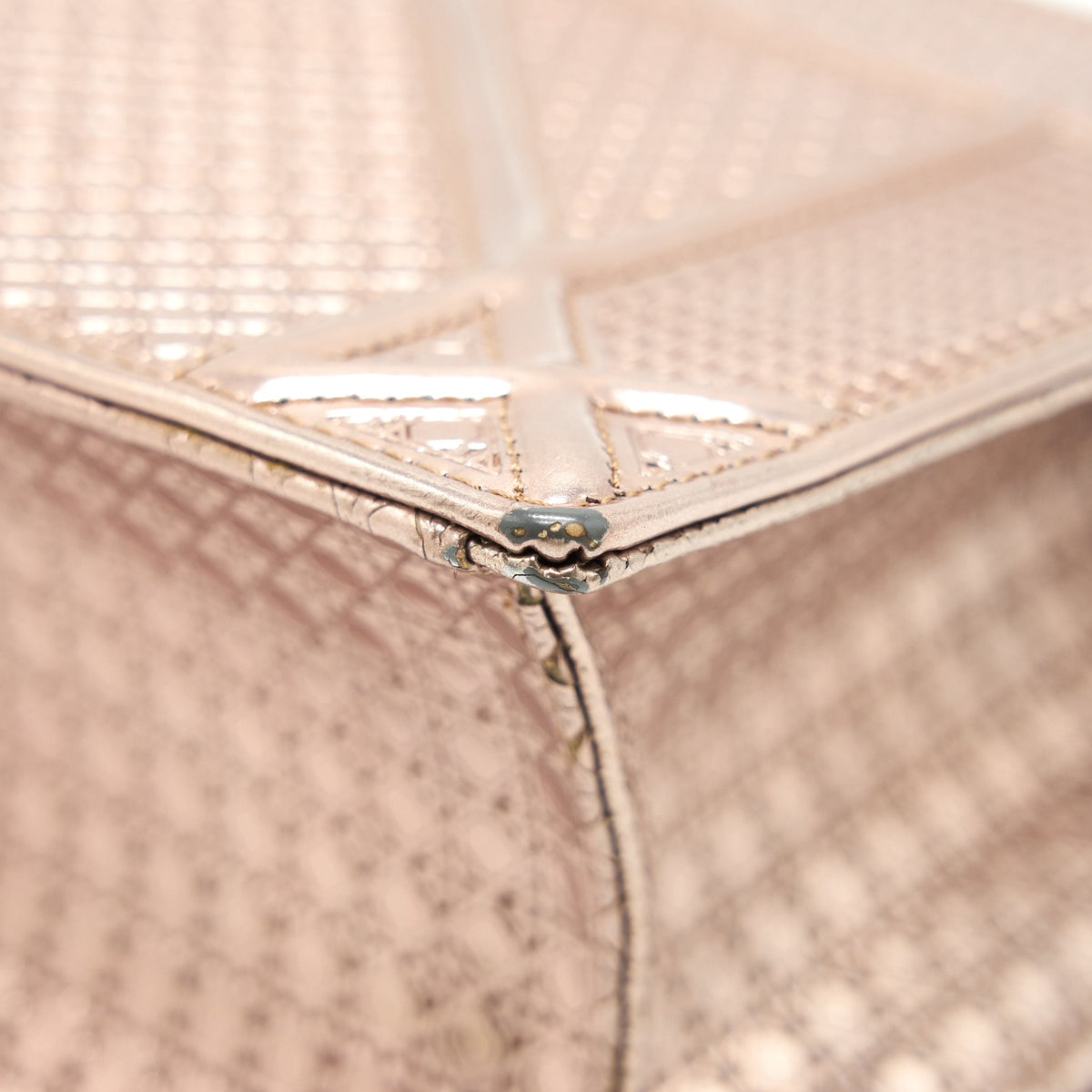 christian-dior-diorama-medium-metallic-light-pink-shw