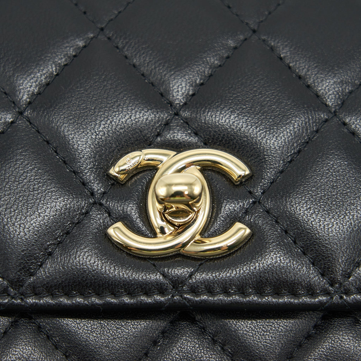 chanel-lambskin-quilted-mini-trendy-cc-chain-wallet-black-2