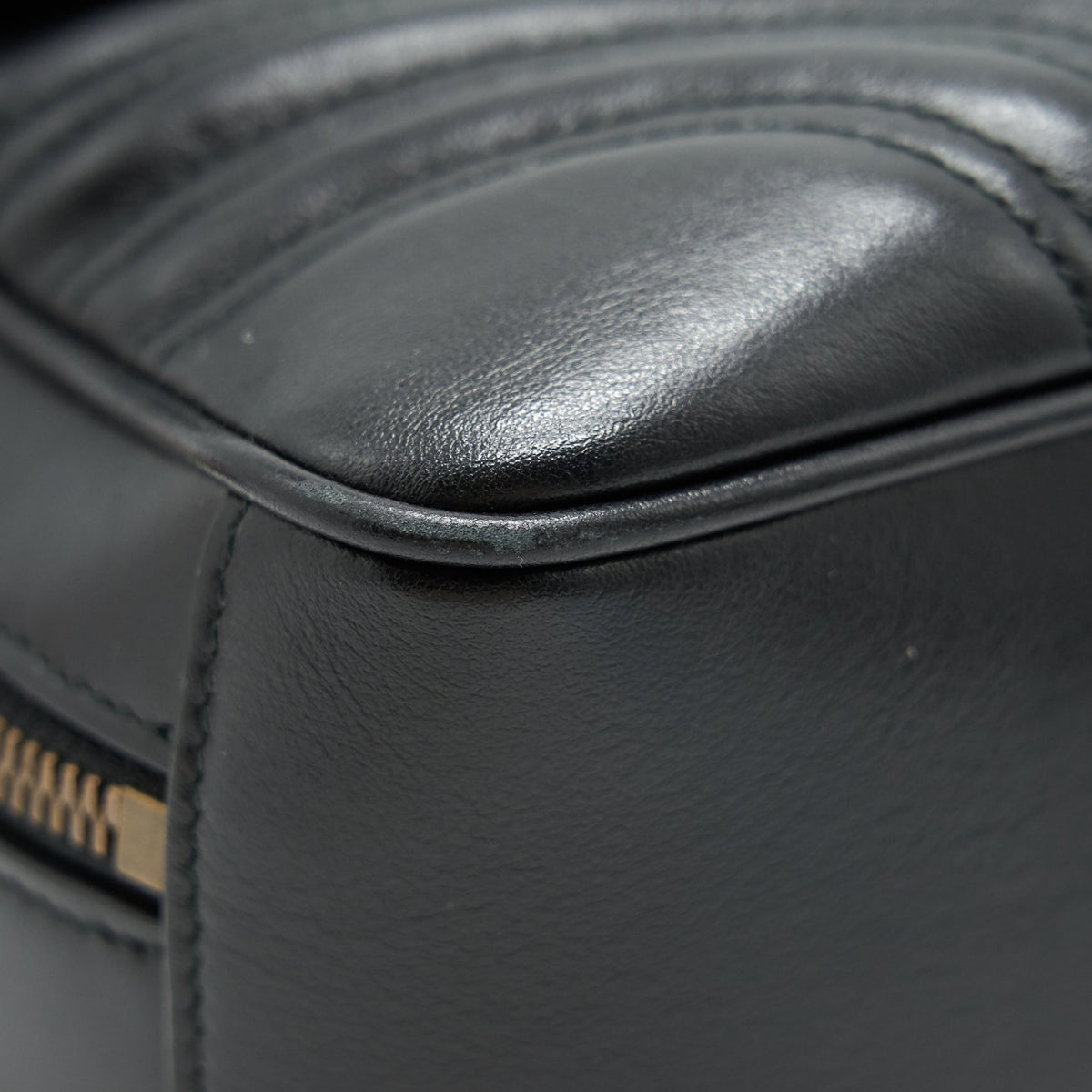 gucci-gg-marmont-matelasse-shoulder-bag-black