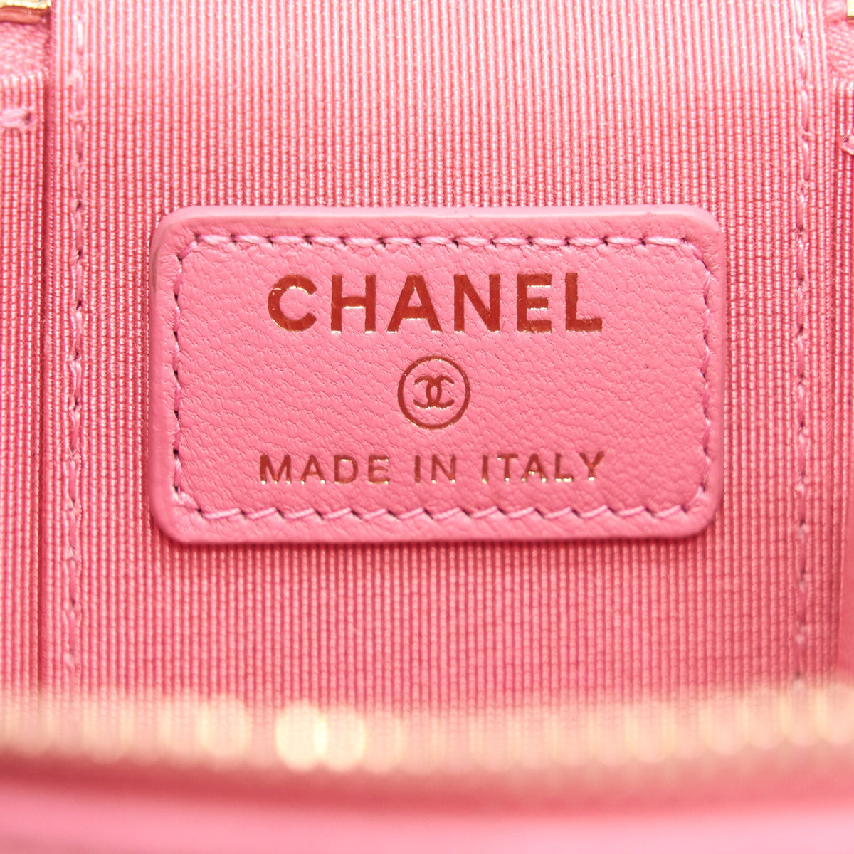 chanel-small-vanity-with-chain-pink