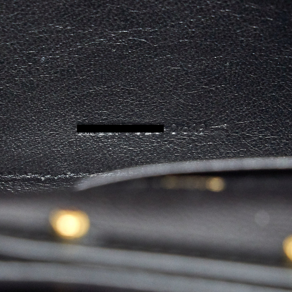 saint-laurent-envelope-chain-crossbody-bag-grained-calfskin-black-ghw-1