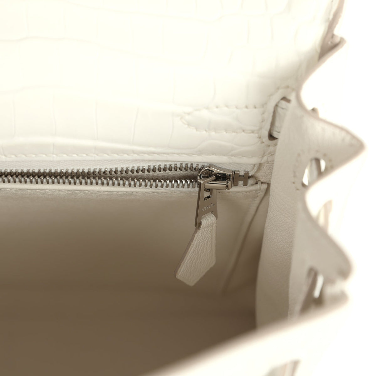 hermes-kelly-retourne-25-creme-chantilly-matte-crocodile-palladium-hardware-bag