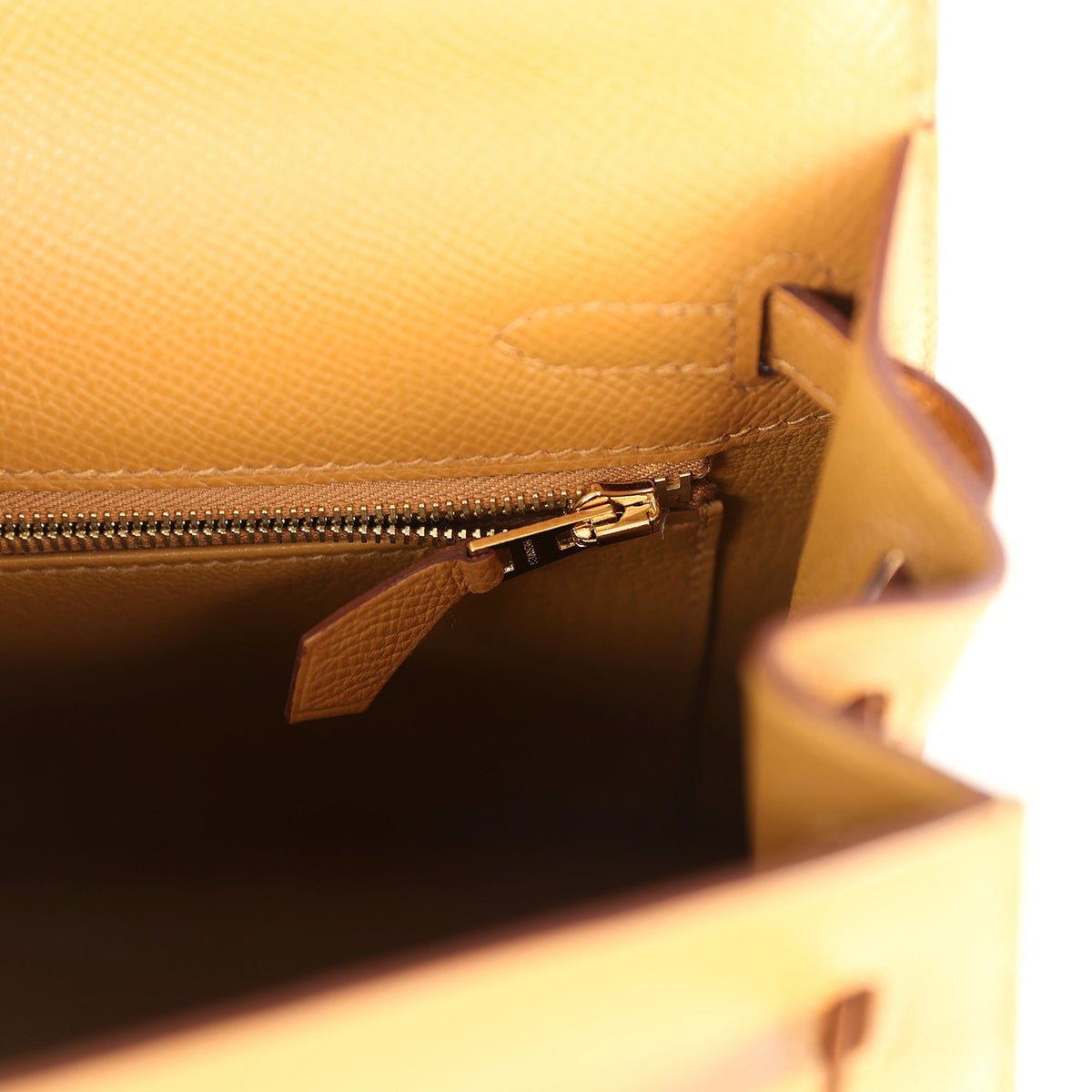 hermes-kelly-sellier-25-sesame-epsom-gold-hardware-bag