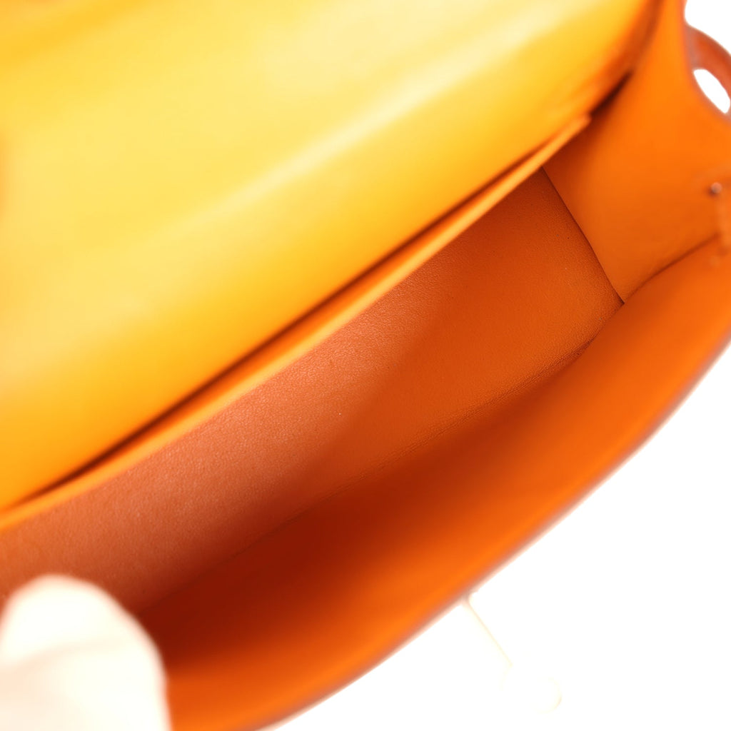 hermes-kelly-sellier-20-apricot-chevre-mysore-bag